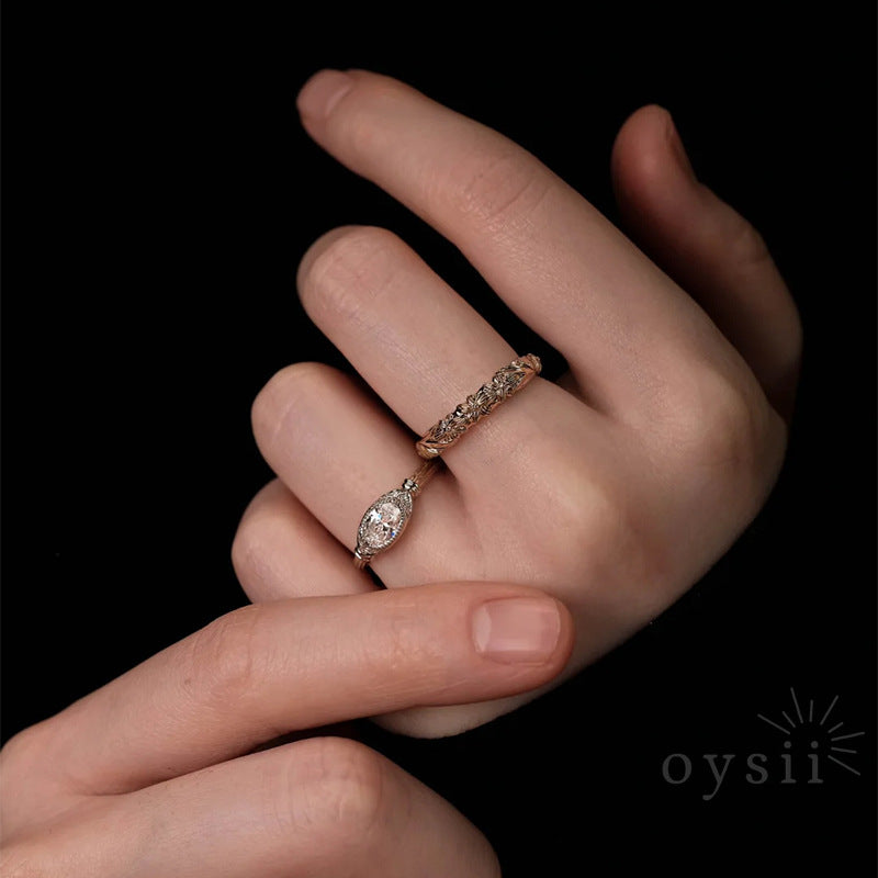 Roman Echo – Vintage Column Textured Ring