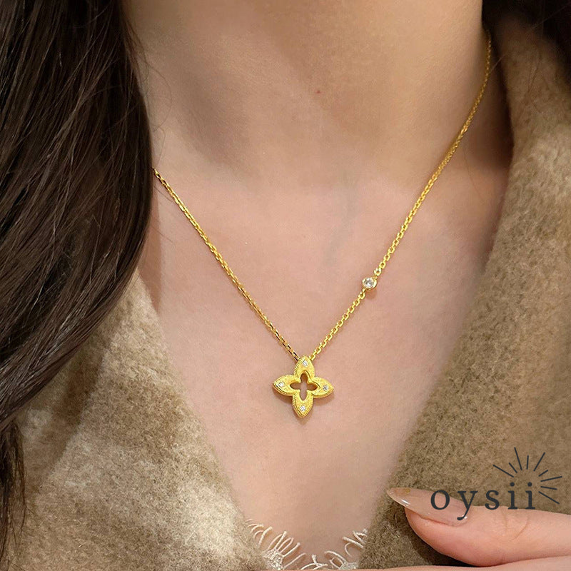 Lucky Petal – Hollow Clover Necklace