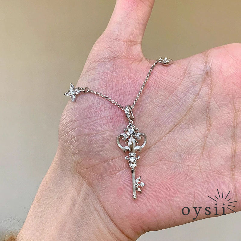 Iris Secret – Vintage Silver Key Necklace