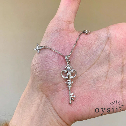 Iris Secret – Vintage Silver Key Necklace