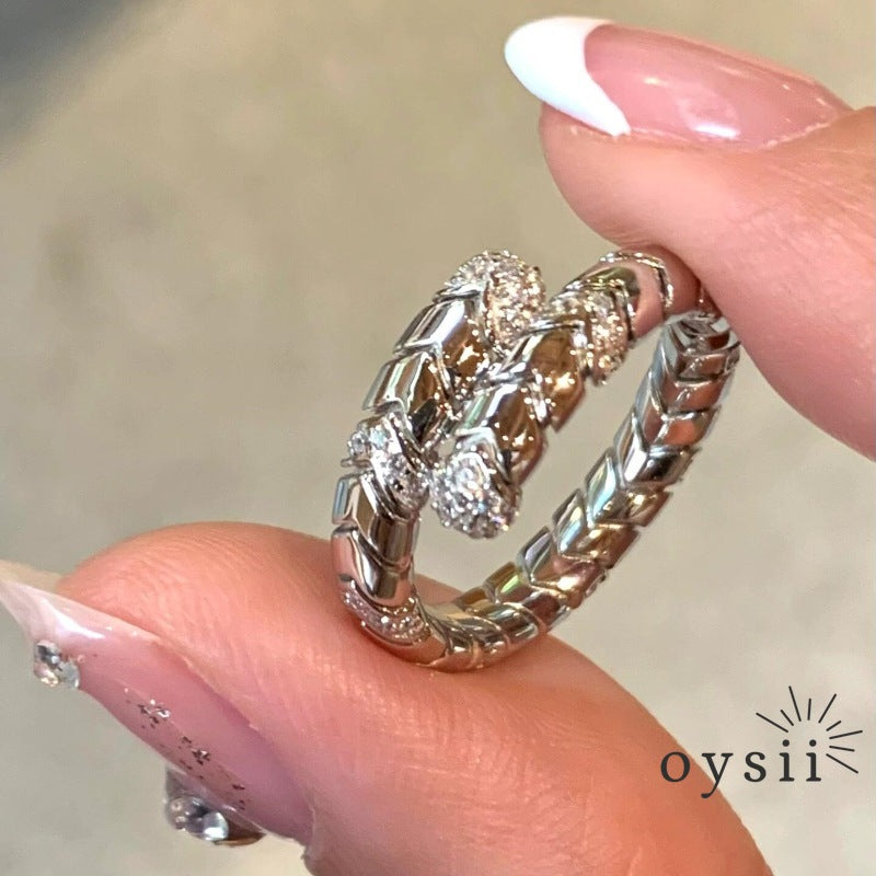 Serpent Luxe – Spring Diamond Ring