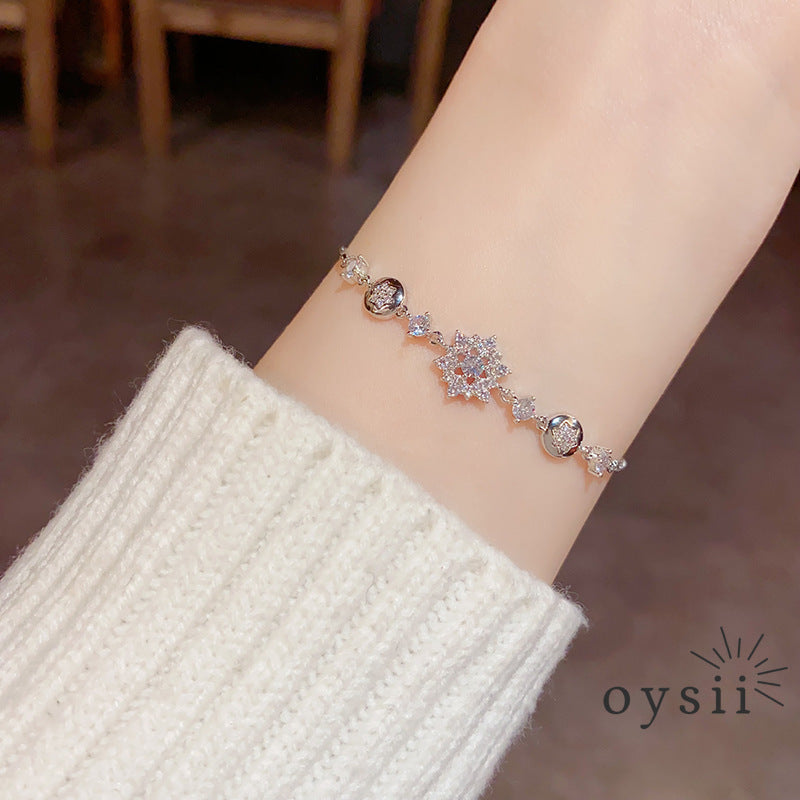 Petal Muse — Micro Zircon Flower Adjustable Bracelet
