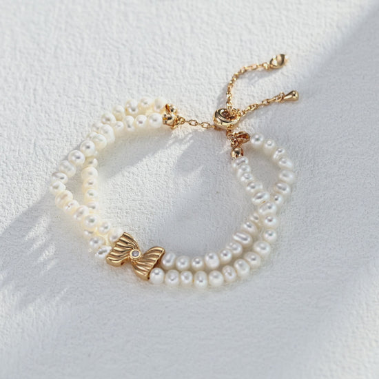 S925 Silver Artistic Design Natural Pearl and Zircon Bracelet - Unique Silver Bracelet with Natural Pearls and Sparkling Zircon Stones, Perfect for Artistic and Elegant Jewelry Styles