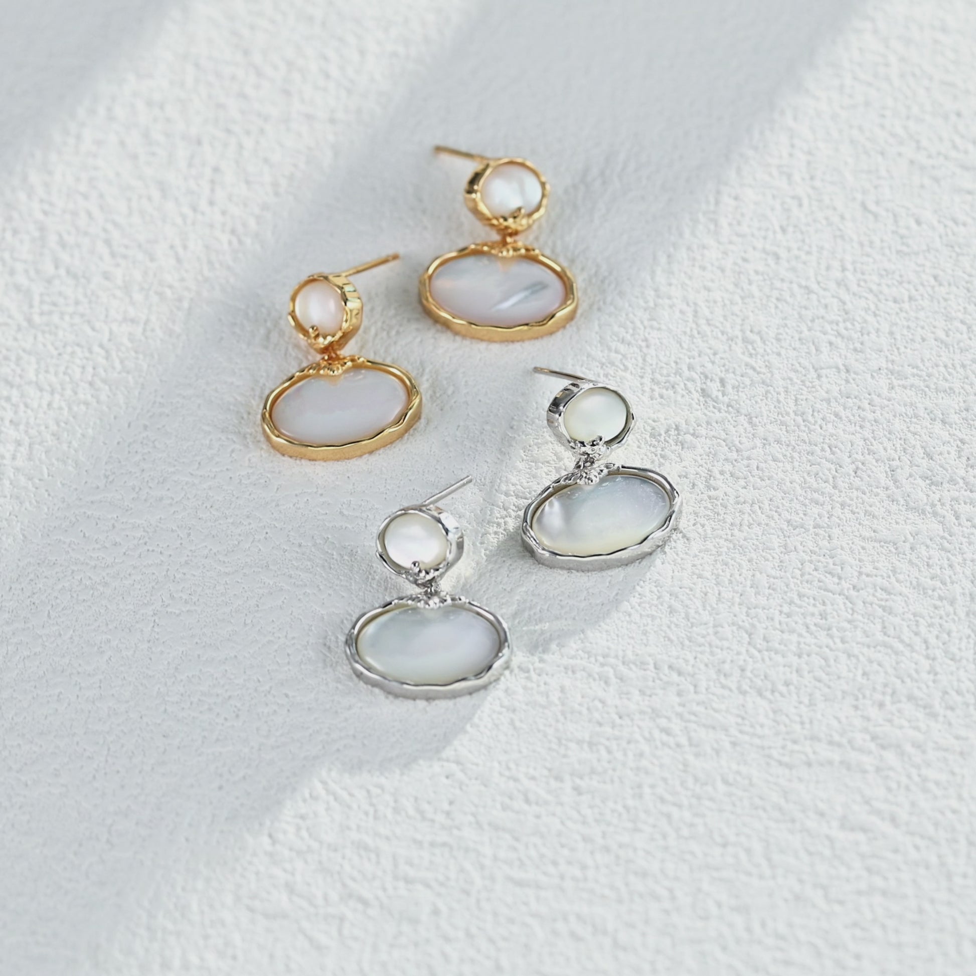 S925 Silver Elegant Retro Mother-of-Pearl Earrings - Timeless Vintage Silver Earrings with Classic Mother-of-Pearl Stones, Ideal for Elegant Occasions