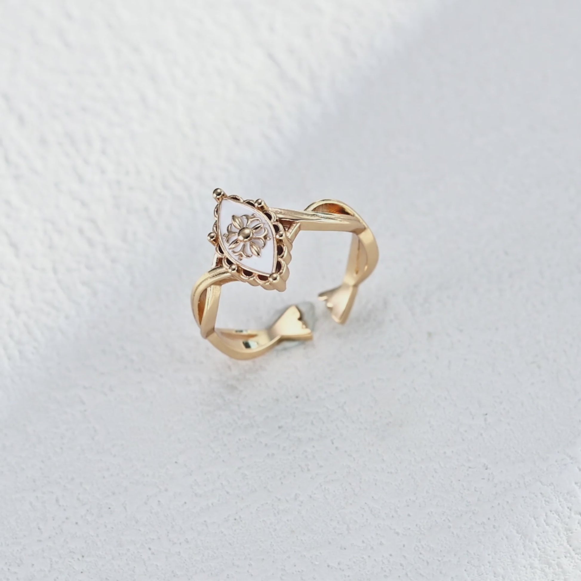 S925 Silver Elegant White Enamel Vintage Ring - Classic Silver Ring with Elegant White Enamel, Perfect for Vintage-Inspired and Timeless Jewelry Styles